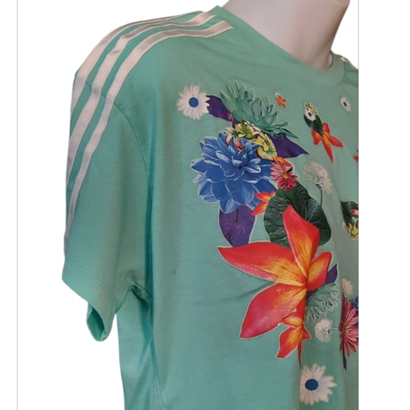 NWT Adidas Seaglass Green Floral Graphic Cropped Tee ~Sz M - Picture 2 of 4